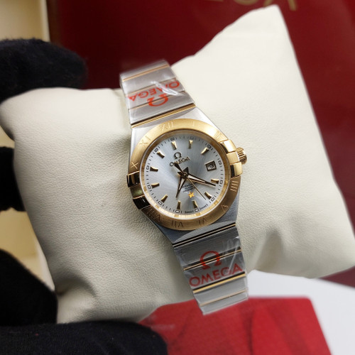 ساعت امگا کانسلیشن زنانه طلایی صفحه نقره ای - Omega