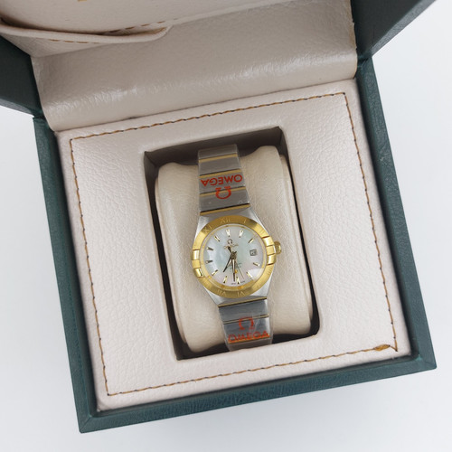 ساعت امگا کانسلیشن زنانه طلایی صفحه صدفی - Omega